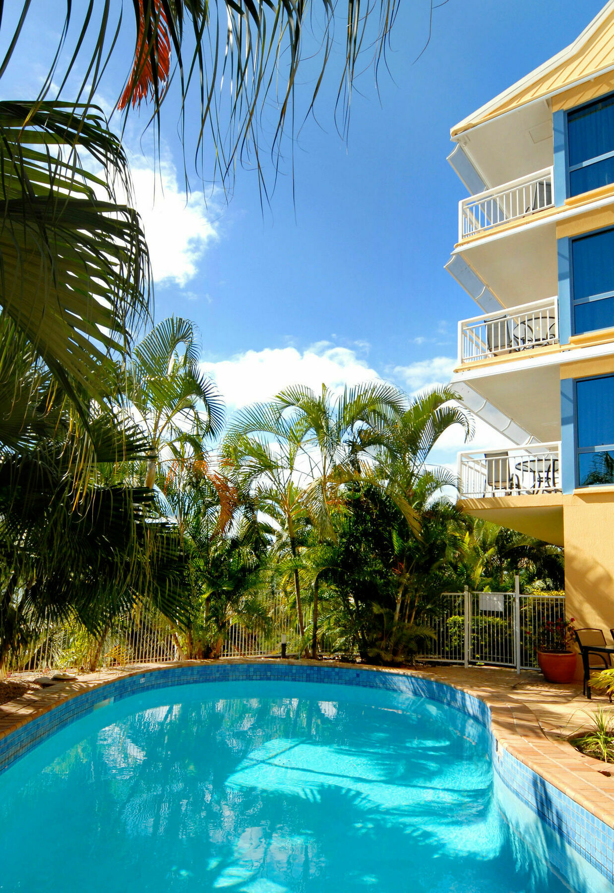 Coral Sea Vista Apartments Эйрли-Бич Экстерьер фото